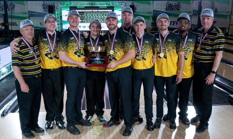 Photo of the men's Shocker bowling team.
