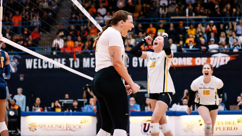 The Shockers celebrate after winning the championship